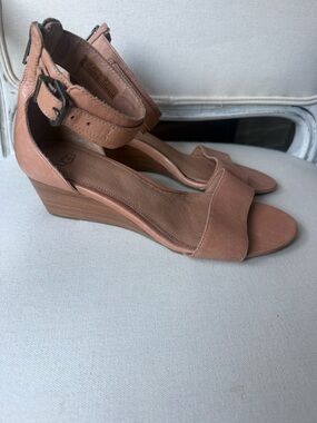 UGG Women's Pink Tan Leather Ankle-Strap Wedge Sandals
